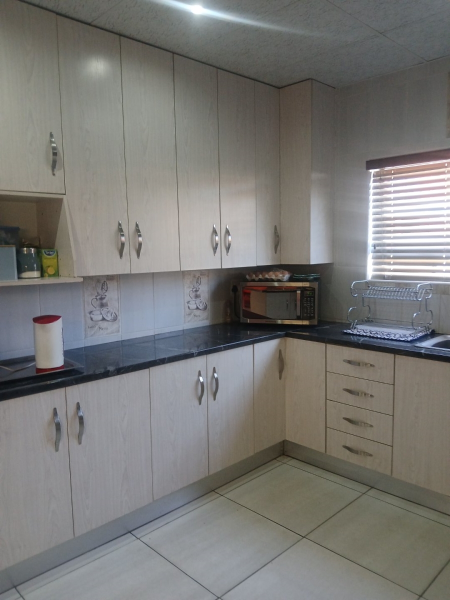 4 Bedroom Property for Sale in Kimberley North Northern Cape